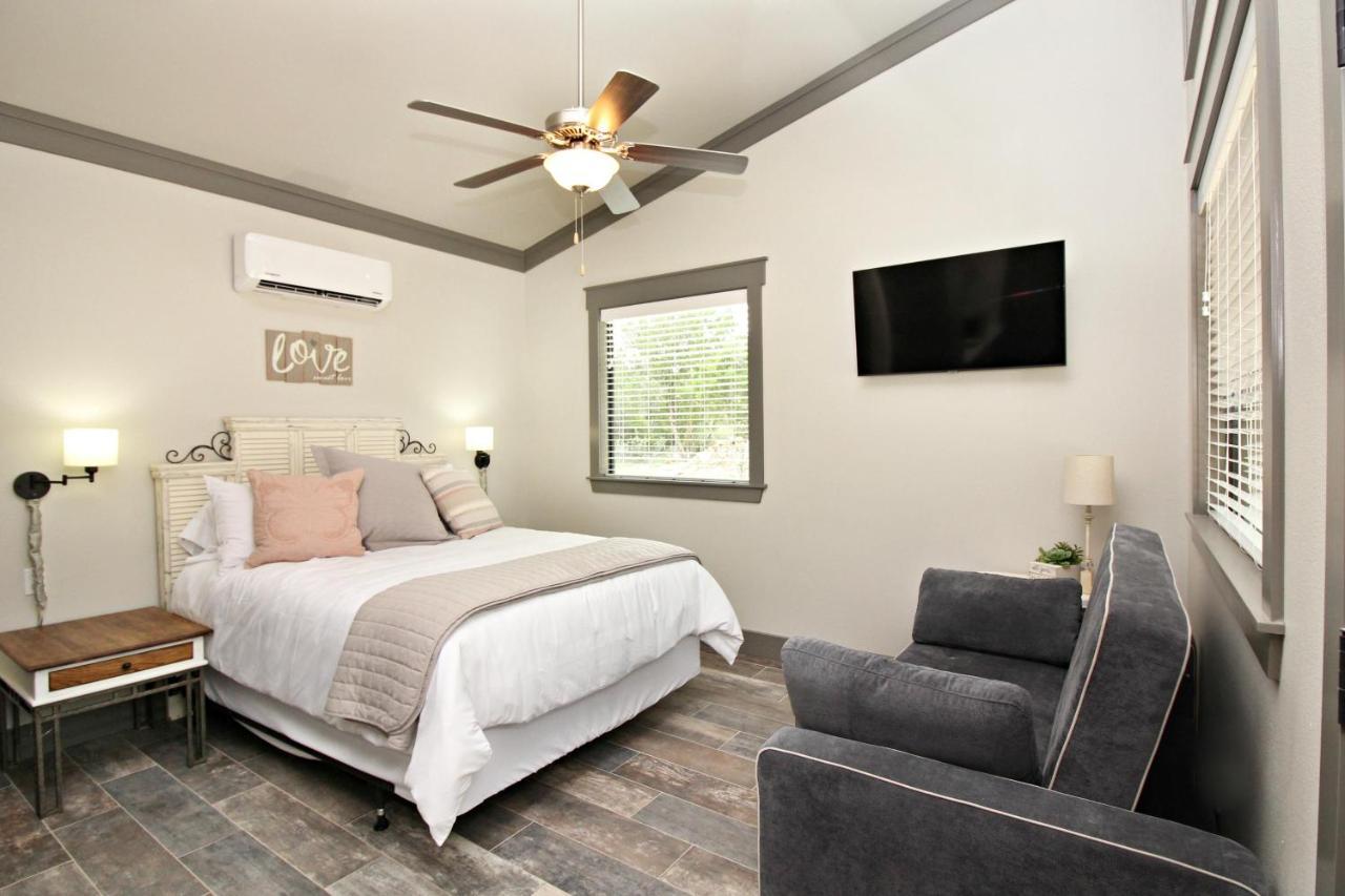 Green Acres Cottages - Wimberley Suite Bagian luar foto
